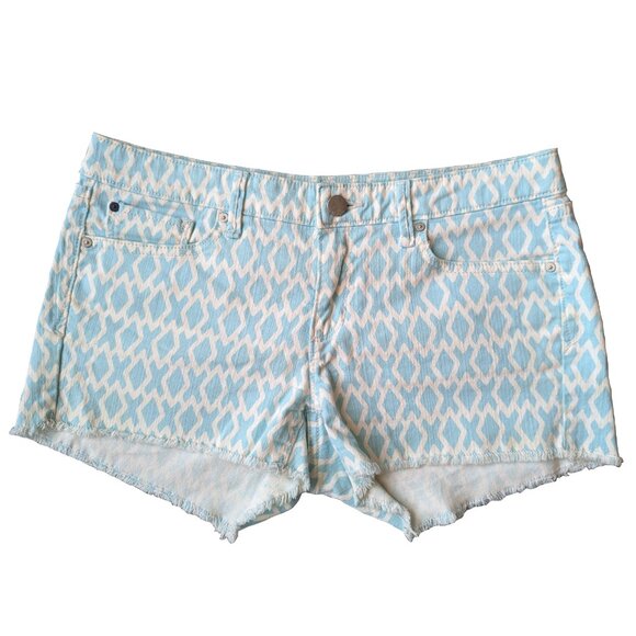 GAP Summer Cut-Off Denim Shorts in Dockside Blue | 26" (2) - Picture 2 of 6